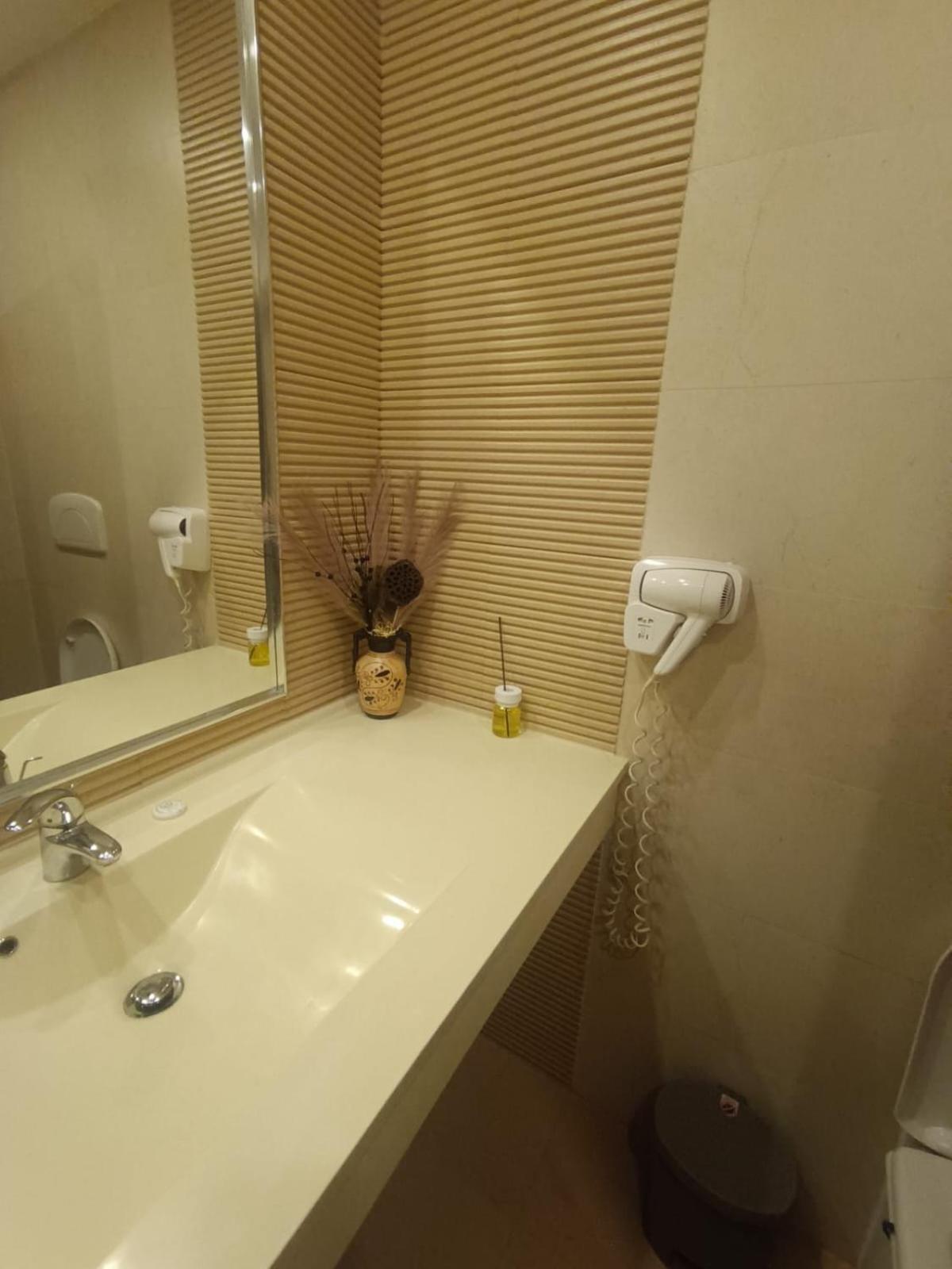 Eduard Elegance Rin Apartment