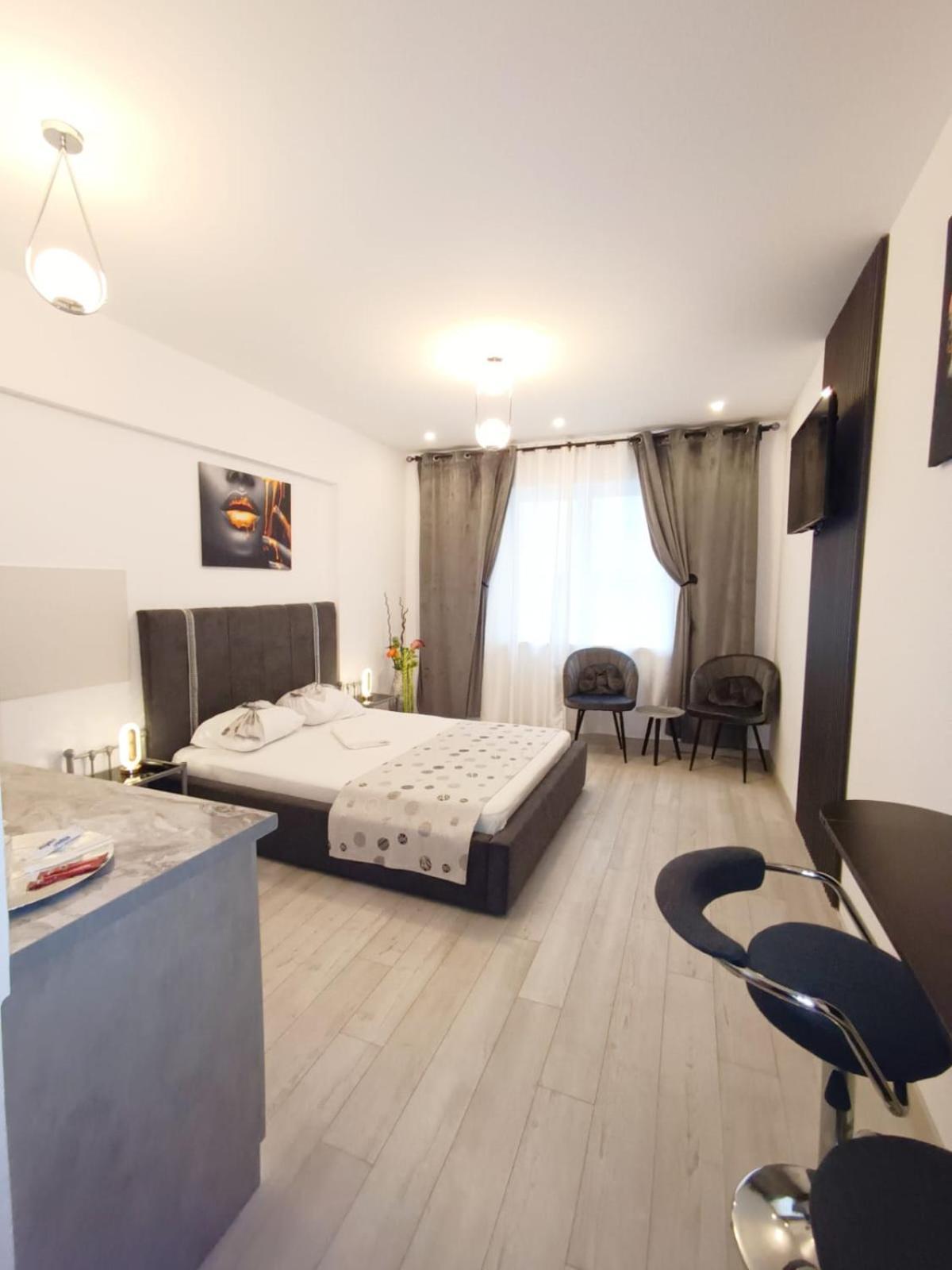 Eduard Elegance Rin Apartment