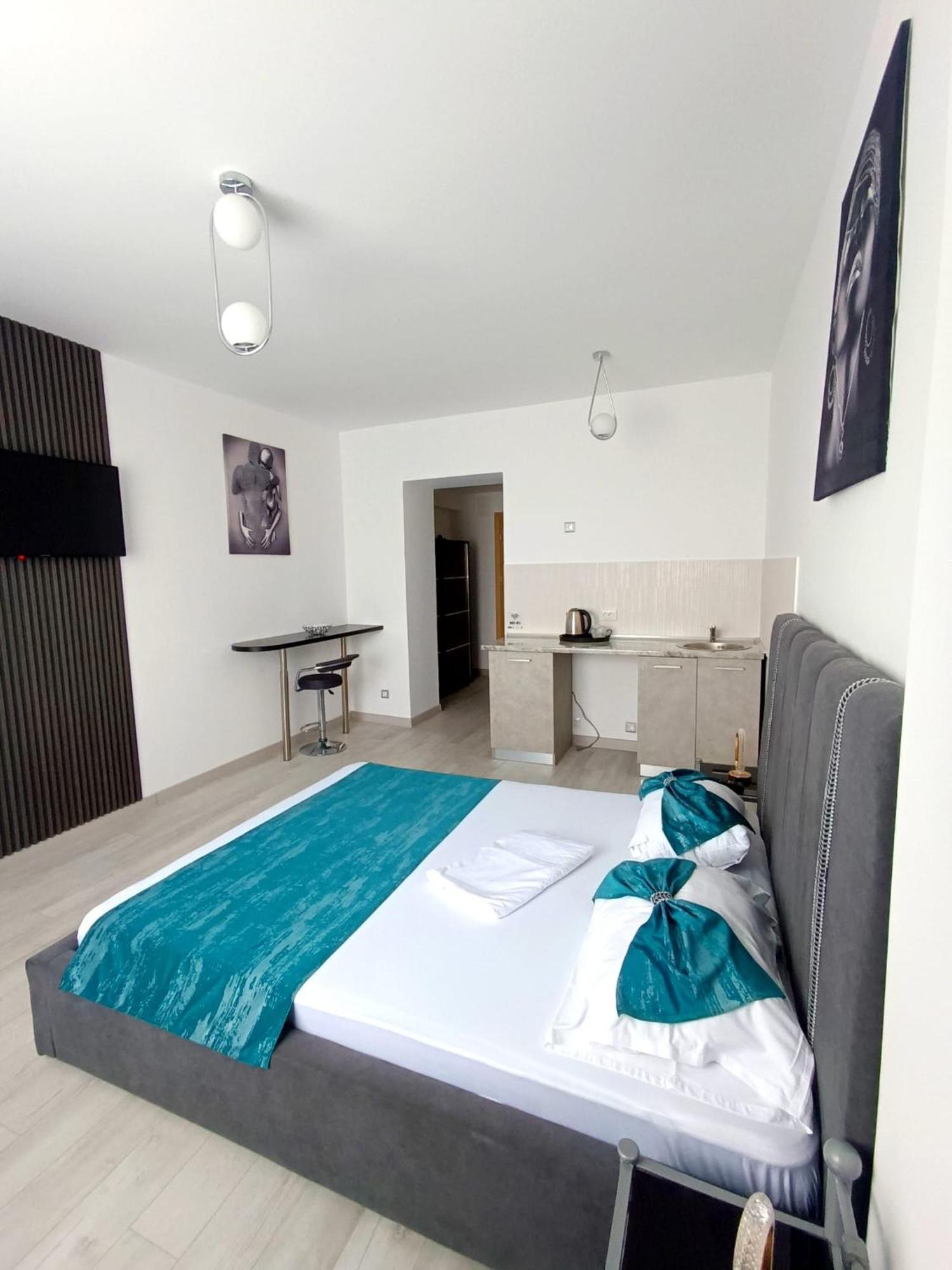 Eduard Elegance Rin Apartment
